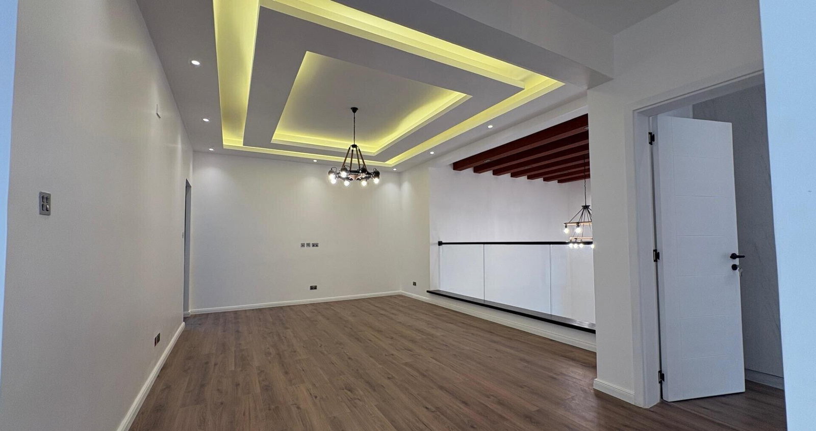Luxury 5BR Villa with Garden
