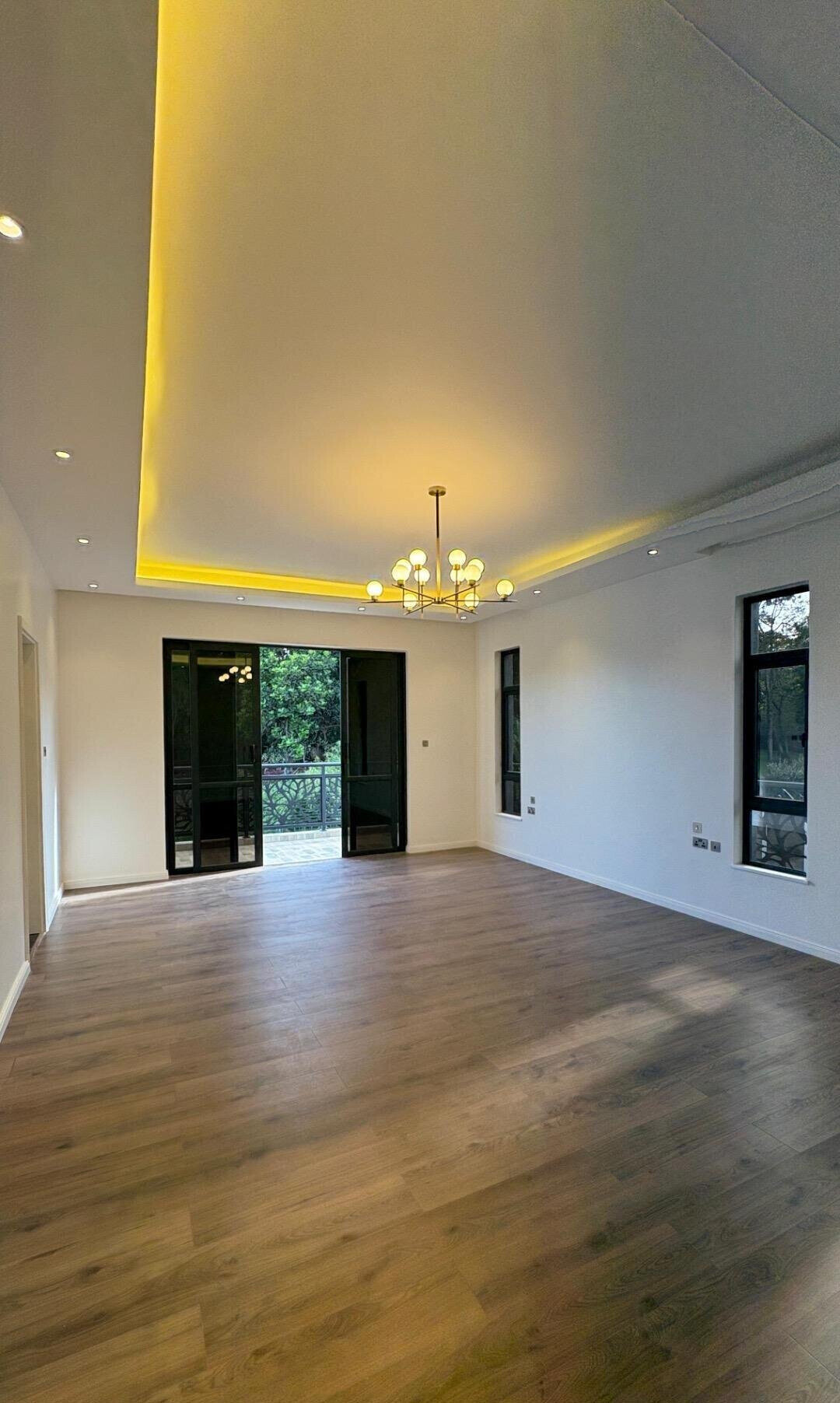Luxury 5BR Villa with Garden
