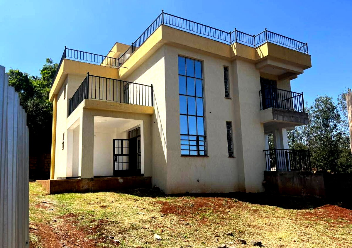 4BR All-Ensuite Villa with Rooftop Terrace & DSQ - Matasia