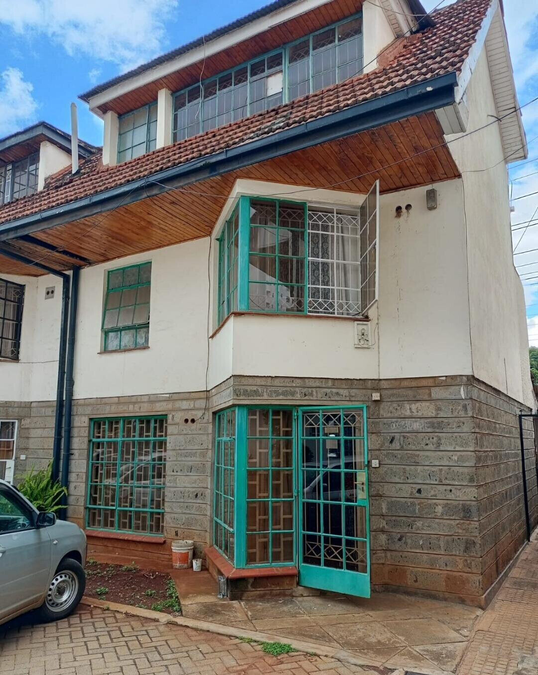 3-Level Master Ensuite Townhouse with DSQ - Parklands