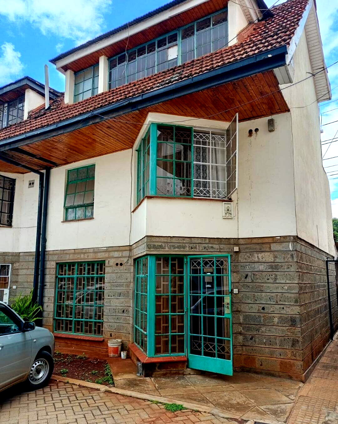 3-Level Master Ensuite Townhouse with DSQ - Parklands