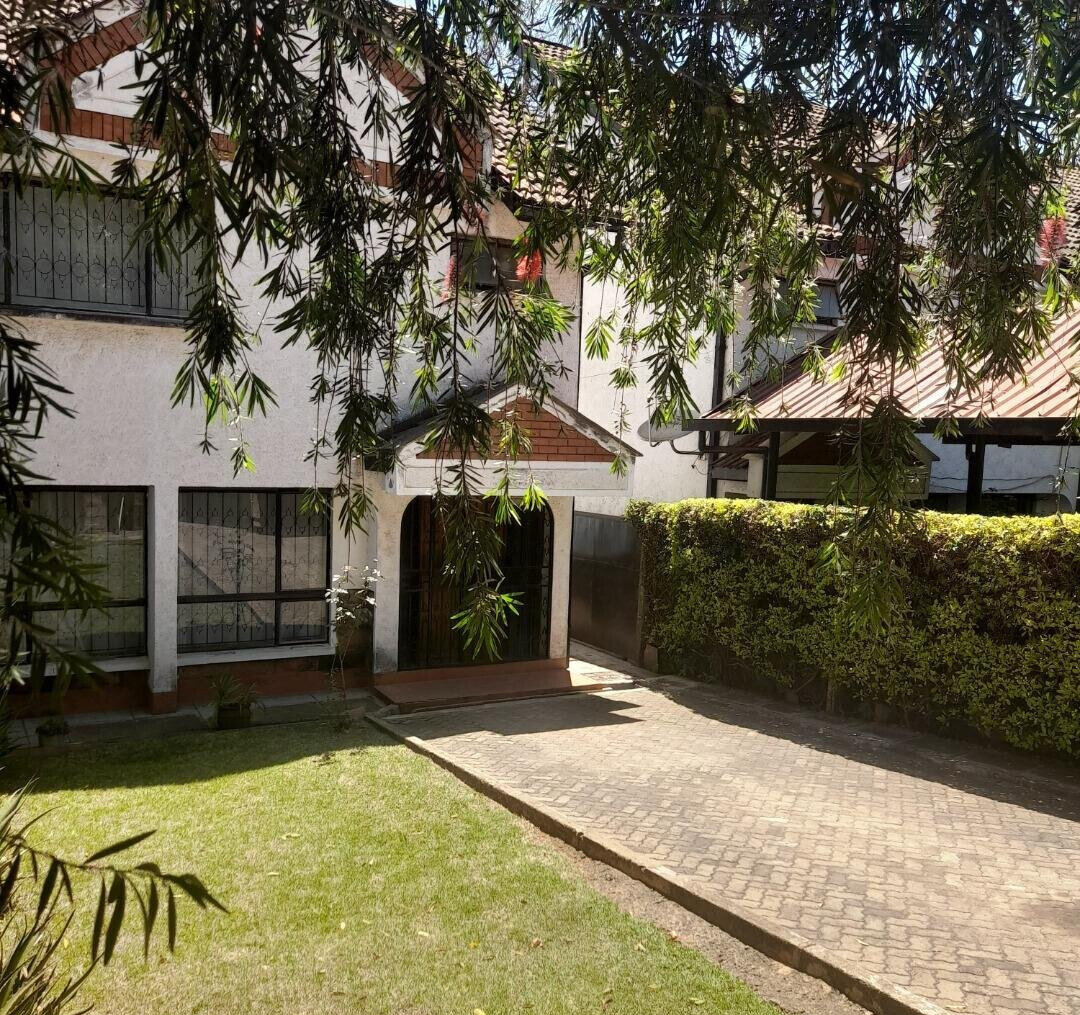 Distress Sale 4BR Maisonette with DSQ - Kileleshwa