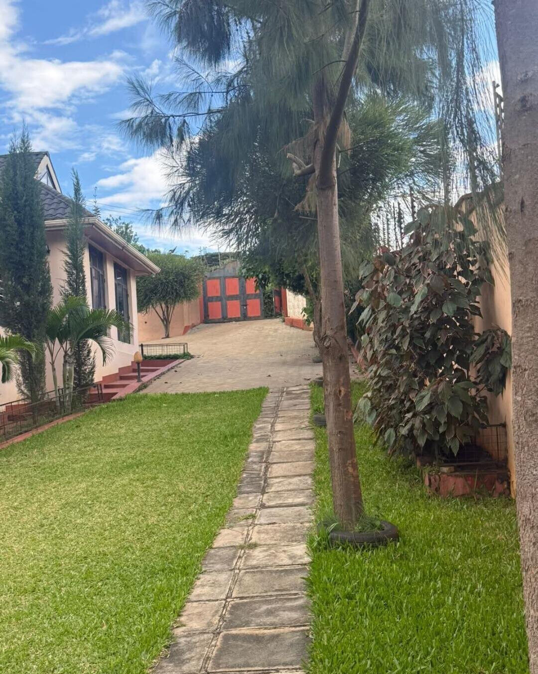 4BR Townhouse with Office & Poultry Houses - Kenyatta Road, Ruiru
