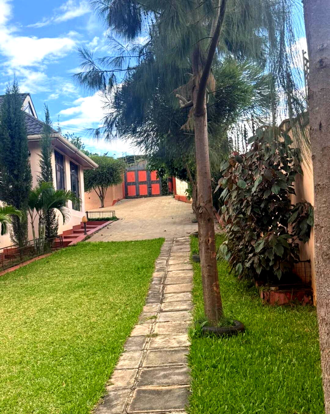 4BR Townhouse with Office & Poultry Houses - Kenyatta Road, Ruiru