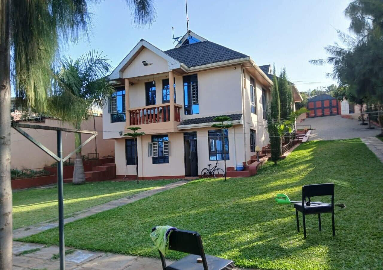 4BR Townhouse with Office & Poultry Houses - Kenyatta Road, Ruiru