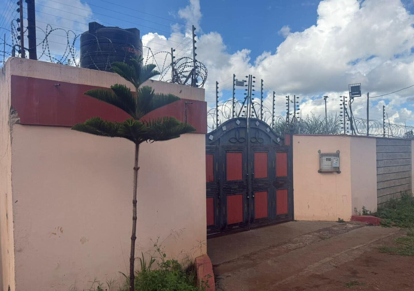 4BR Townhouse with Office & Poultry Houses - Kenyatta Road, Ruiru