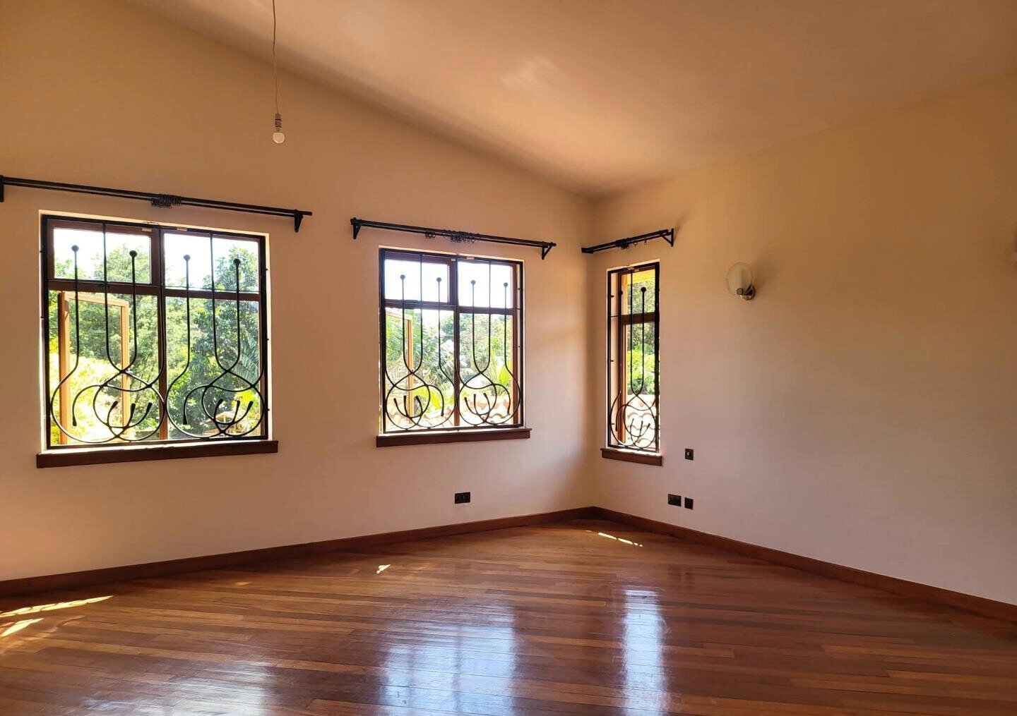 0.14 Acre 5BR Haven at KSh 570K