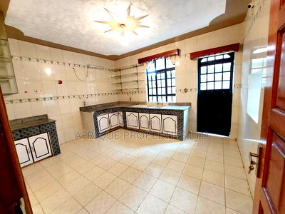 4bdrm Mansion in Safari Park, Thome for rent - Image 6