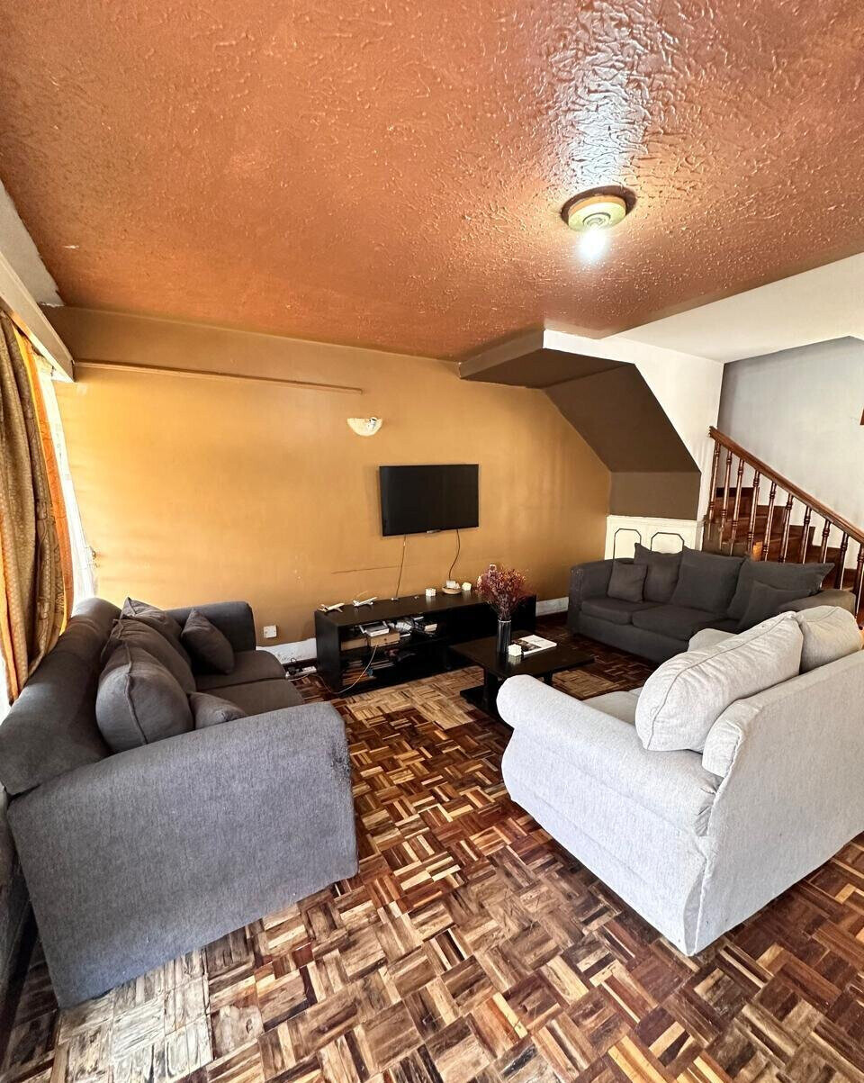 4-Bed Townhouse with Wooden Floors & DSQ – Karen