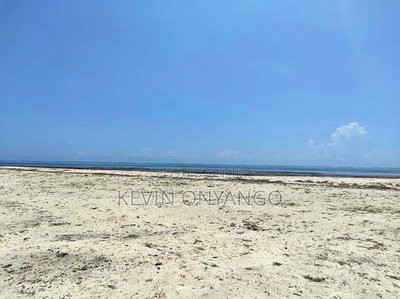 9 Acres of Beach Front Plots, Watamu - Image 5