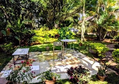 2BR Cottage with Garden