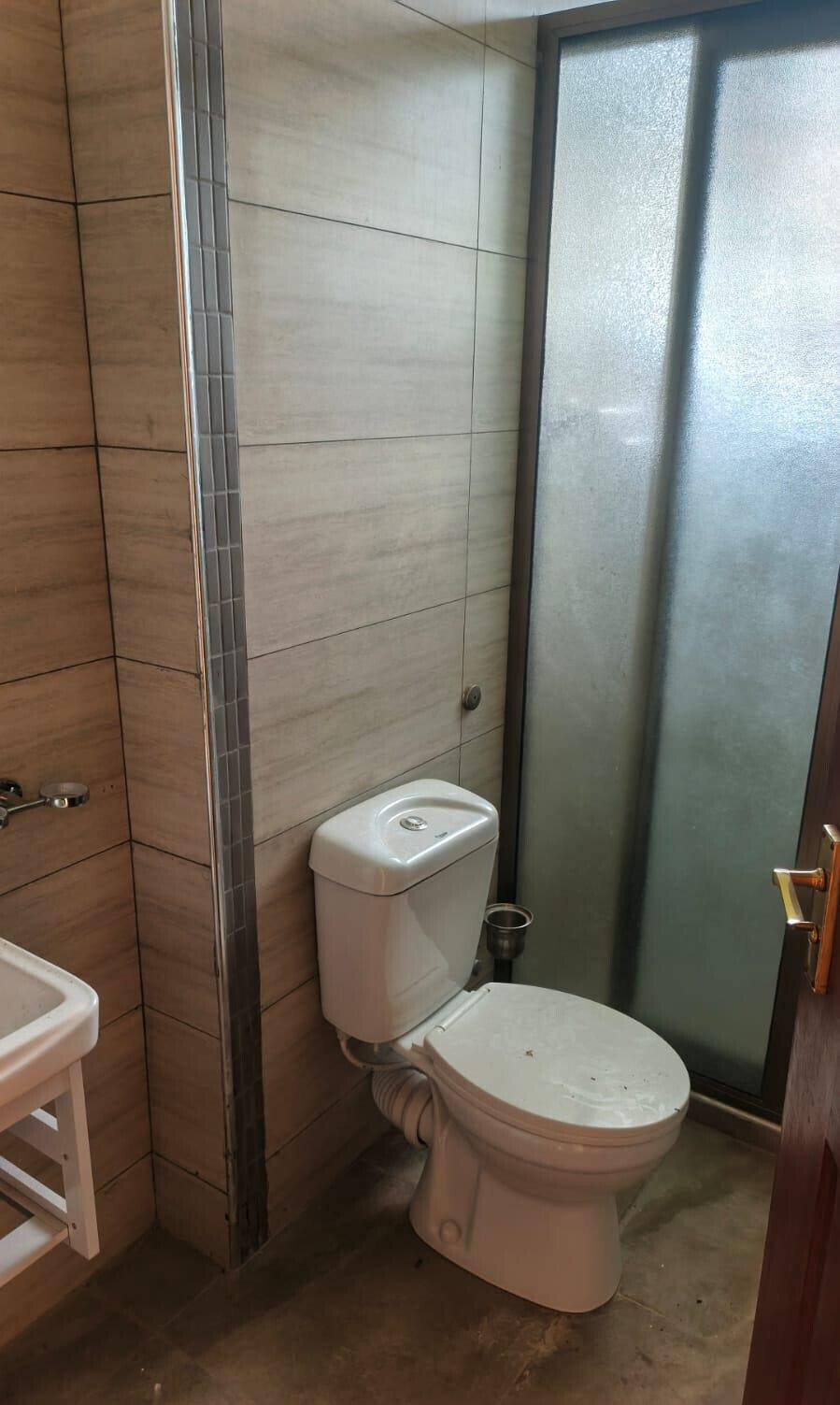 Garden Oasis with 4BR & Parking