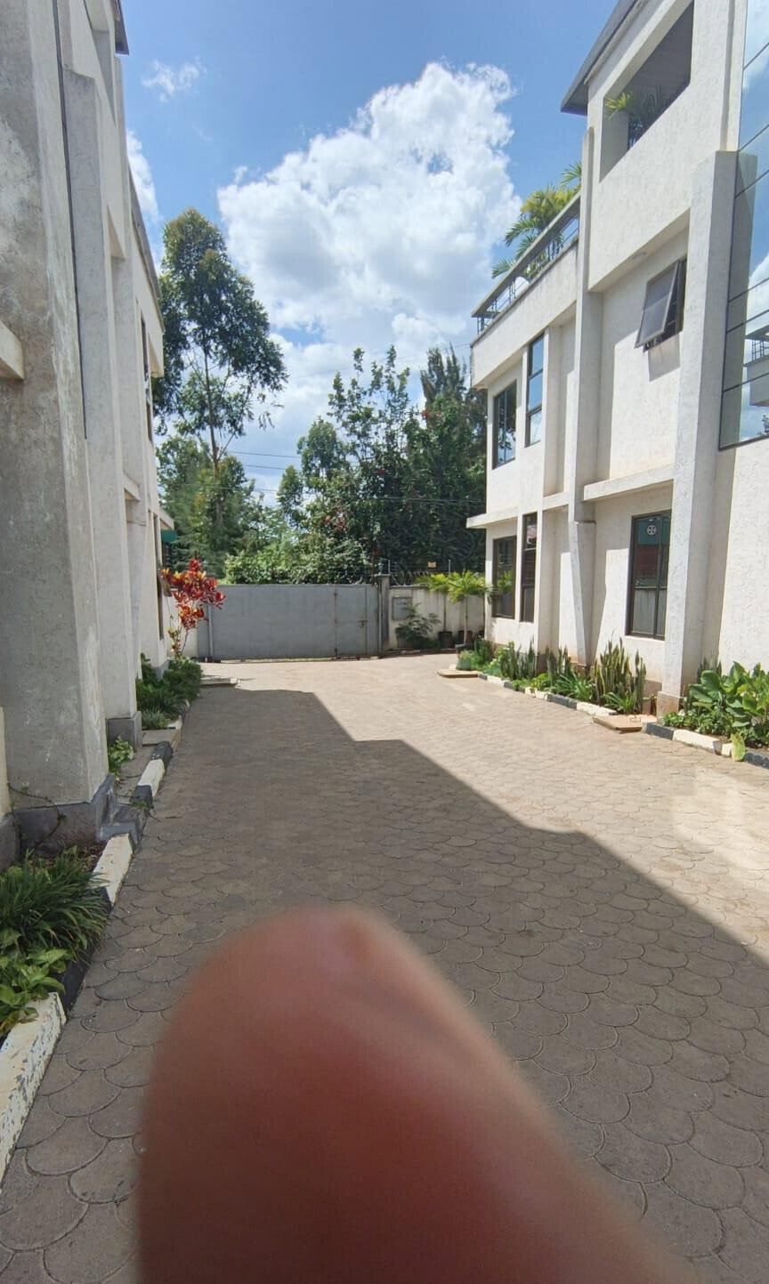 Garden Oasis with 4BR & Parking