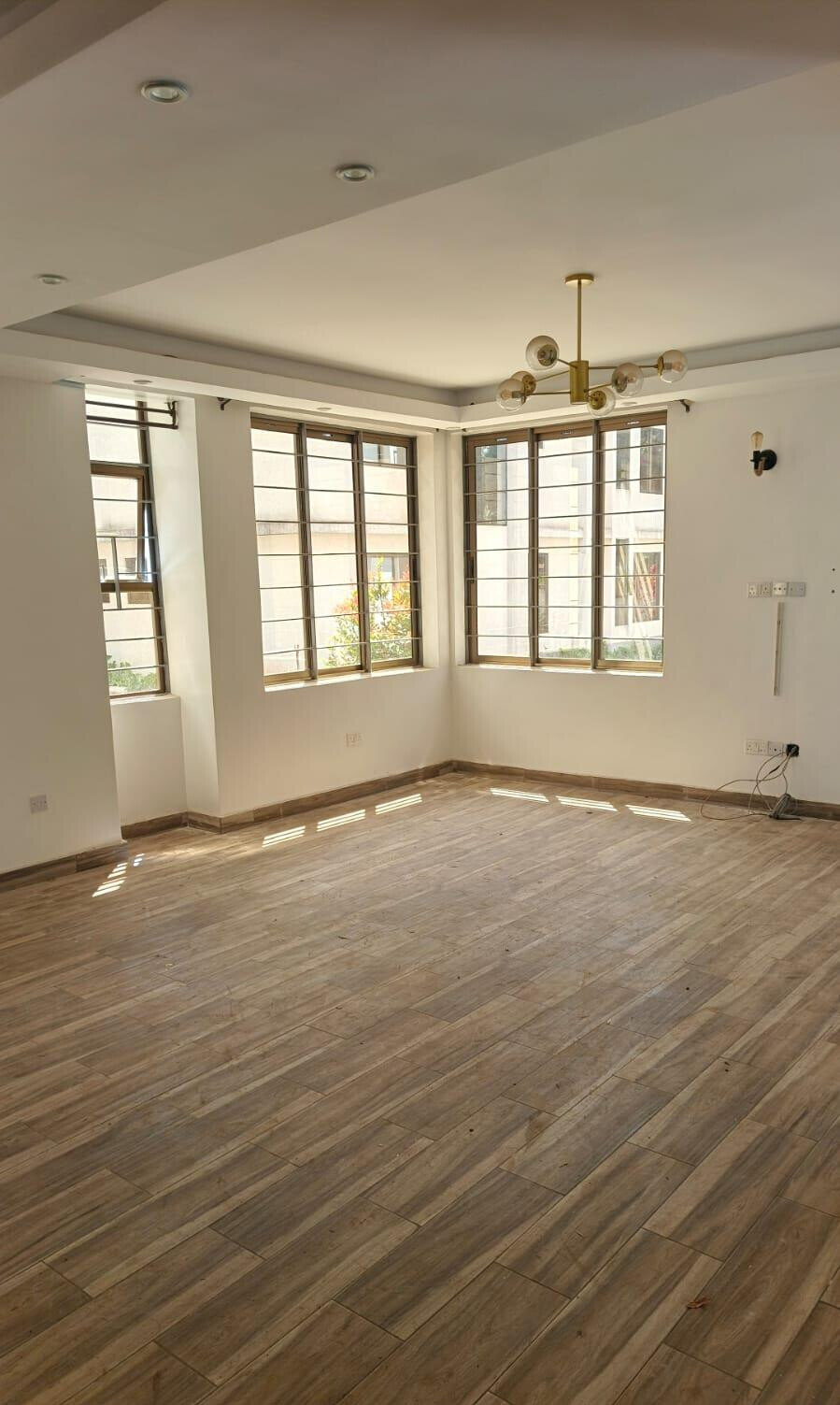 Garden Oasis with 4BR & Parking