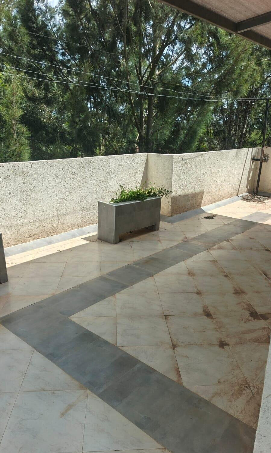 Garden Oasis with 4BR & Parking