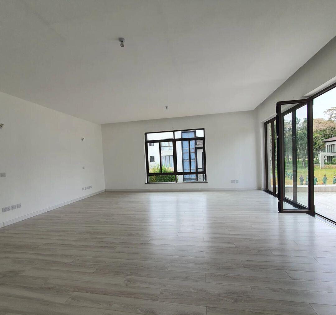 5-Ensuite Townhouse with DSQ & Ololua Forest Views – Karen