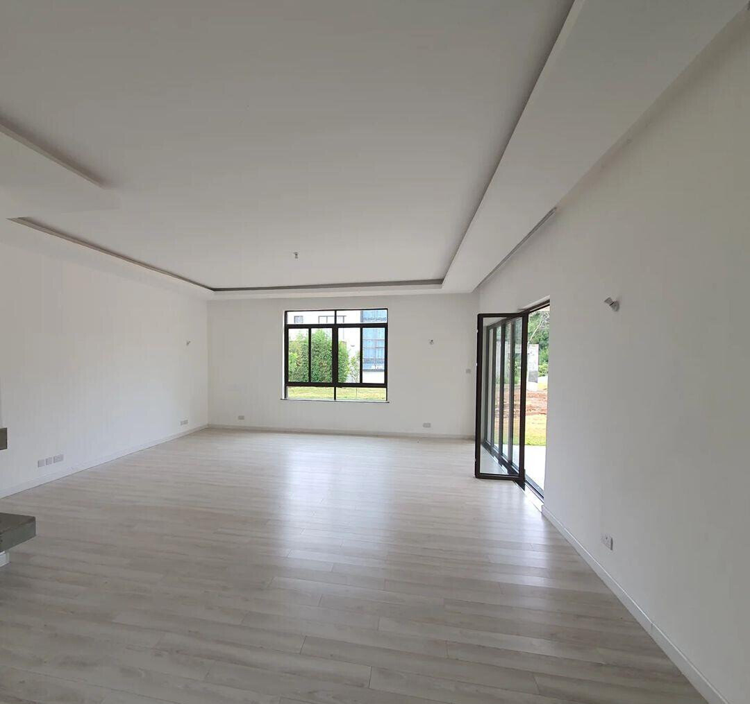 5-Ensuite Townhouse with DSQ & Ololua Forest Views – Karen