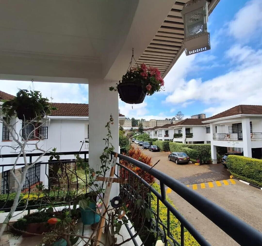 4-Ensuite Townhouse with Pool & Solar on Grevillea Grove - Westlands