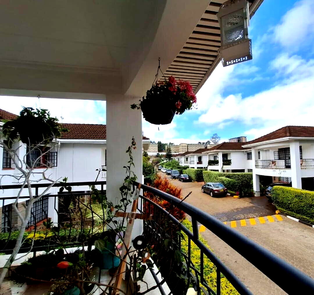 4-Ensuite Townhouse with Pool & Solar on Grevillea Grove - Westlands