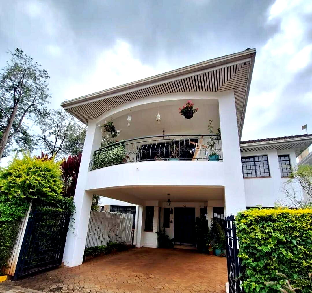 4-Ensuite Townhouse with Pool & Solar on Grevillea Grove - Westlands