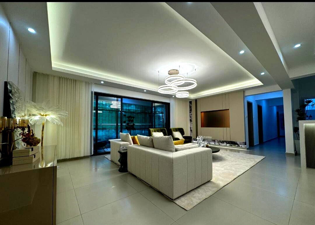3BR All-Ensuite with Rooftop Pool & Gym - Kilimani