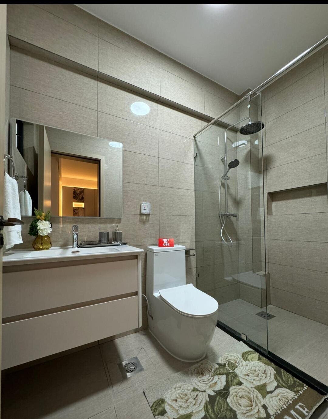 3BR All-Ensuite with Rooftop Pool & Gym - Kilimani