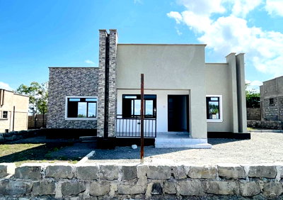 3BR Bungalow with Open-Plan Kitchen & Solar Lighting - Kitengela