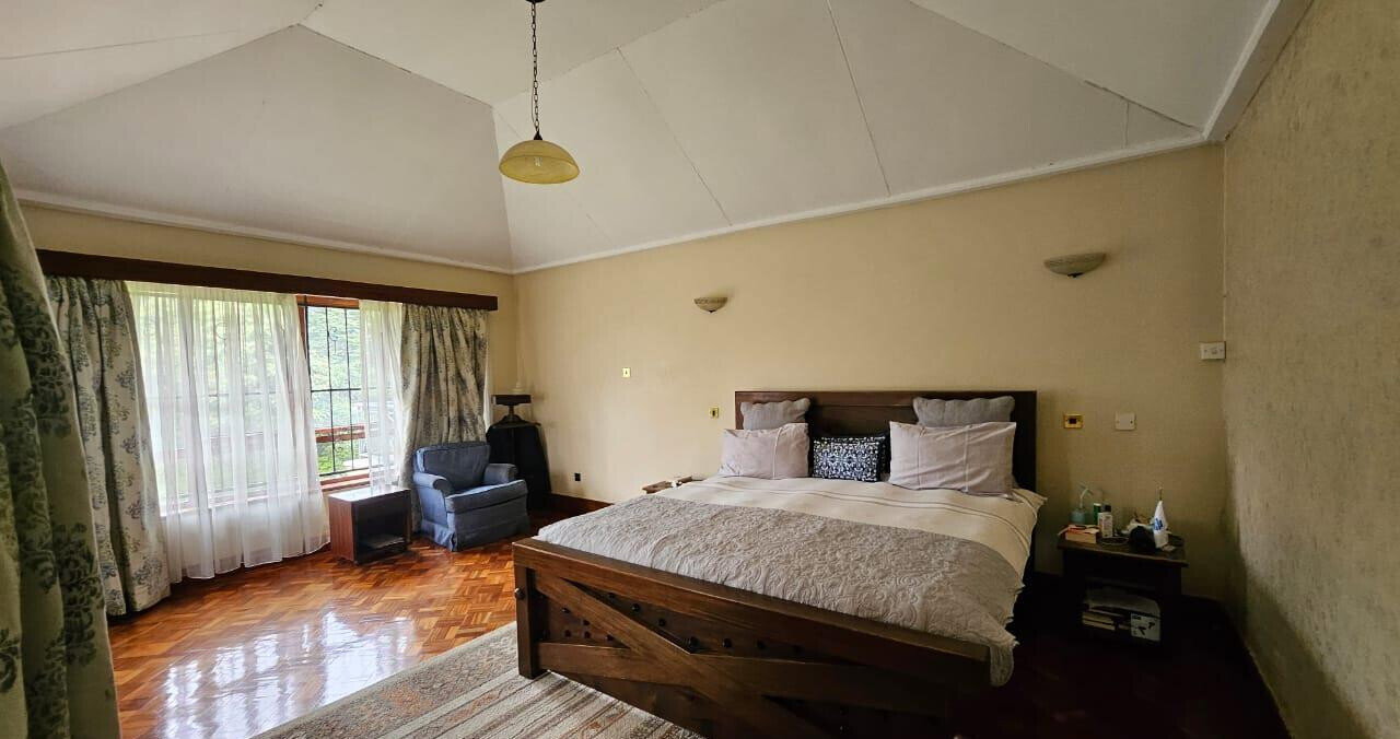 5BR Townhouse with Indoor-Outdoor Flow & DSQ - Runda