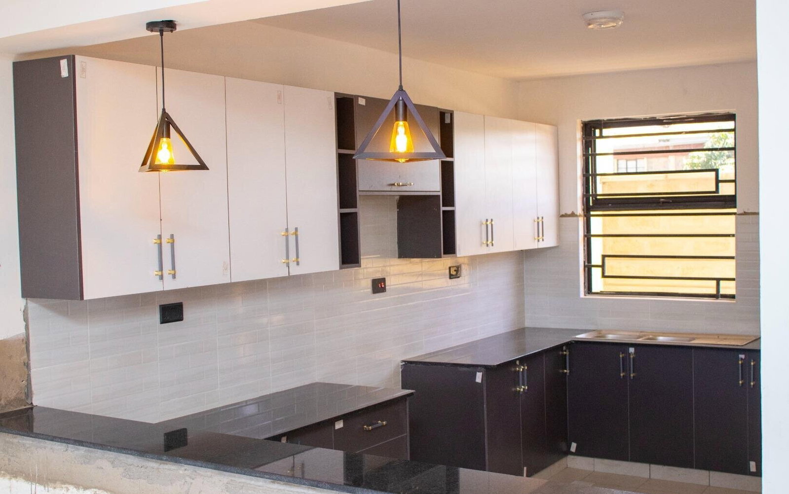 5BR All-Ensuite Flat Roof Townhouse in Gated Community - Utawala