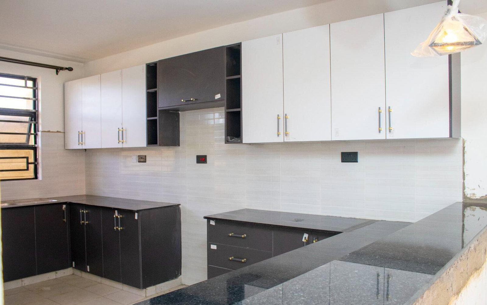 5BR All-Ensuite Flat Roof Townhouse in Gated Community - Utawala