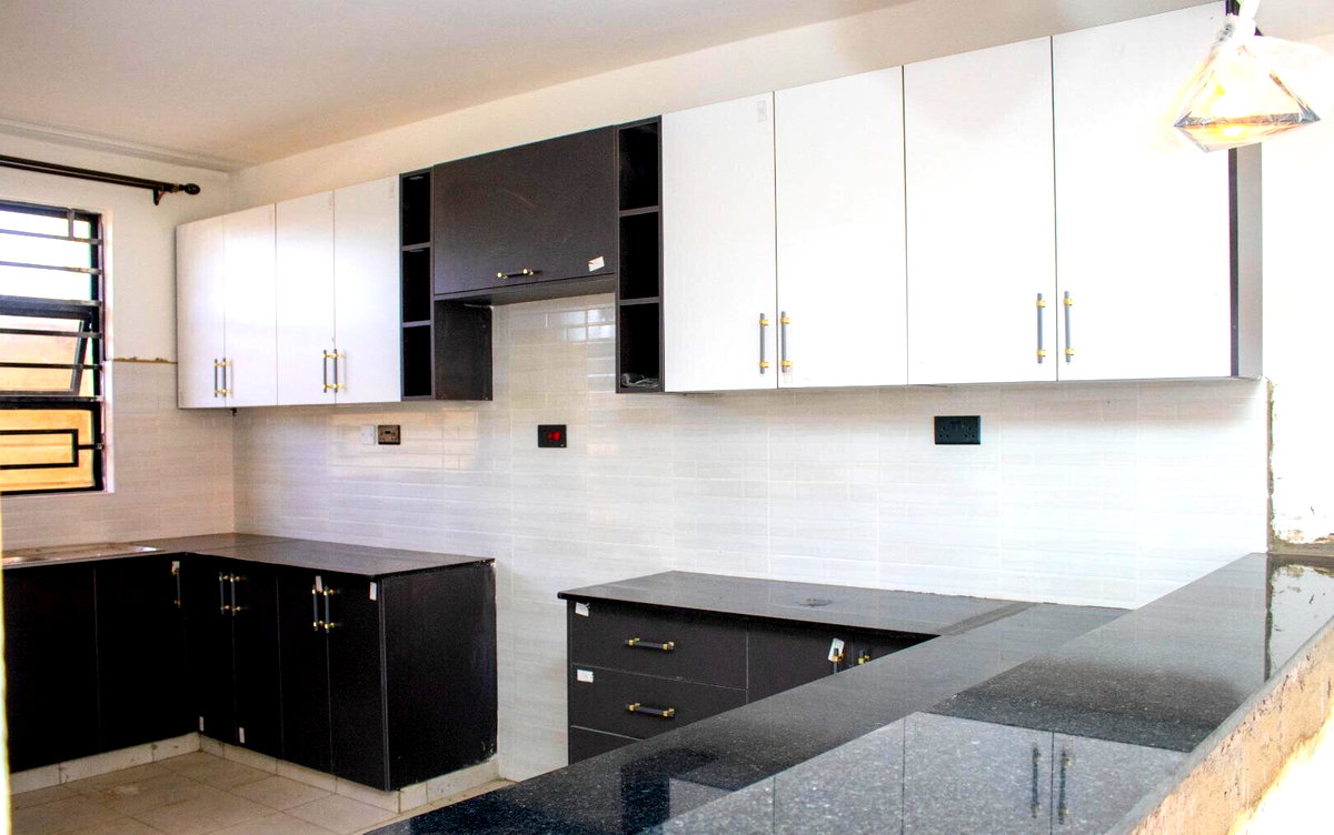 5BR All-Ensuite Flat Roof Townhouse in Gated Community - Utawala