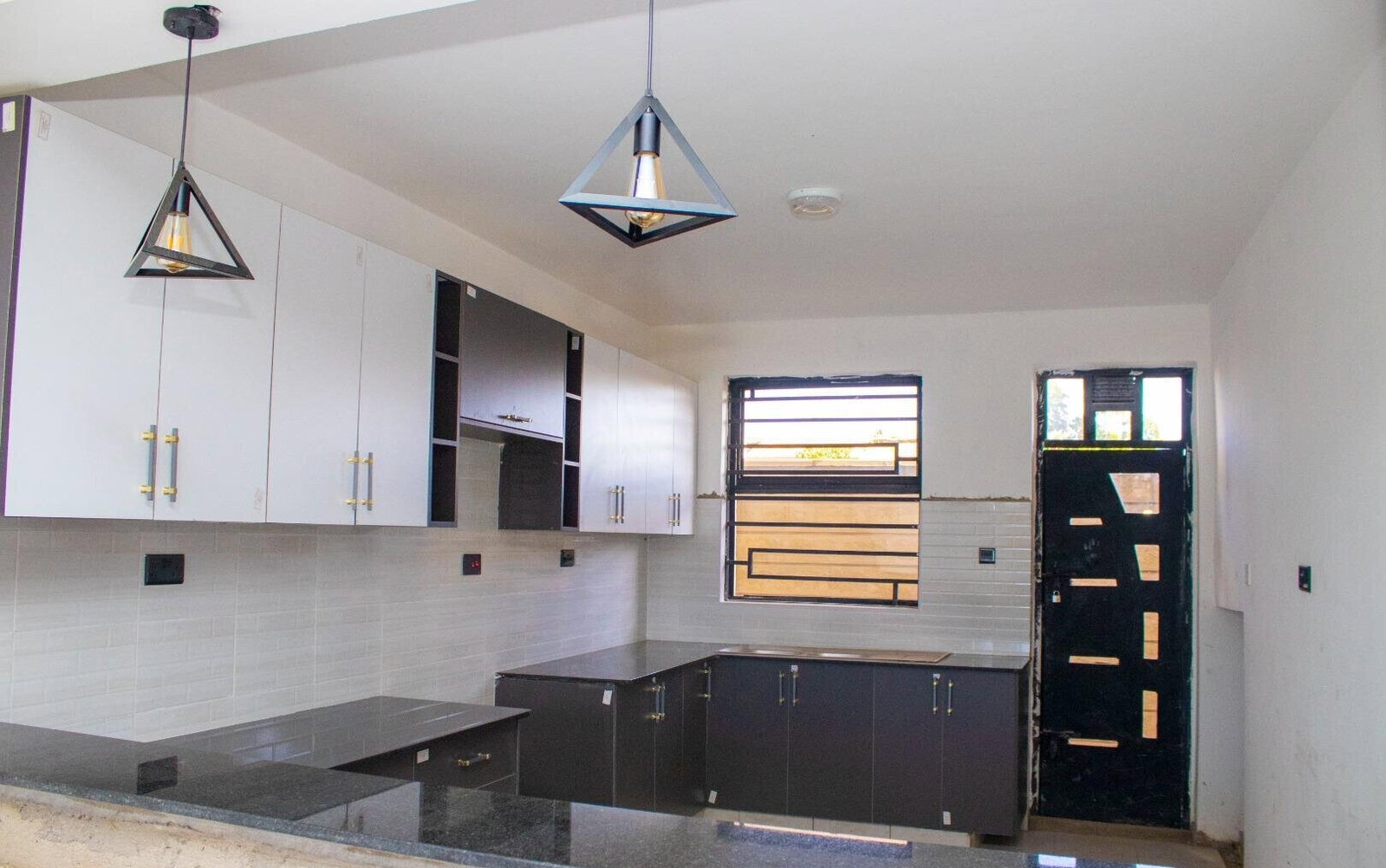 5BR All-Ensuite Flat Roof Townhouse in Gated Community - Utawala