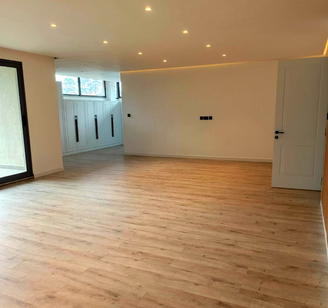 Custom-Designed 5BR Villa with Double-Height Ceilings - Lavington