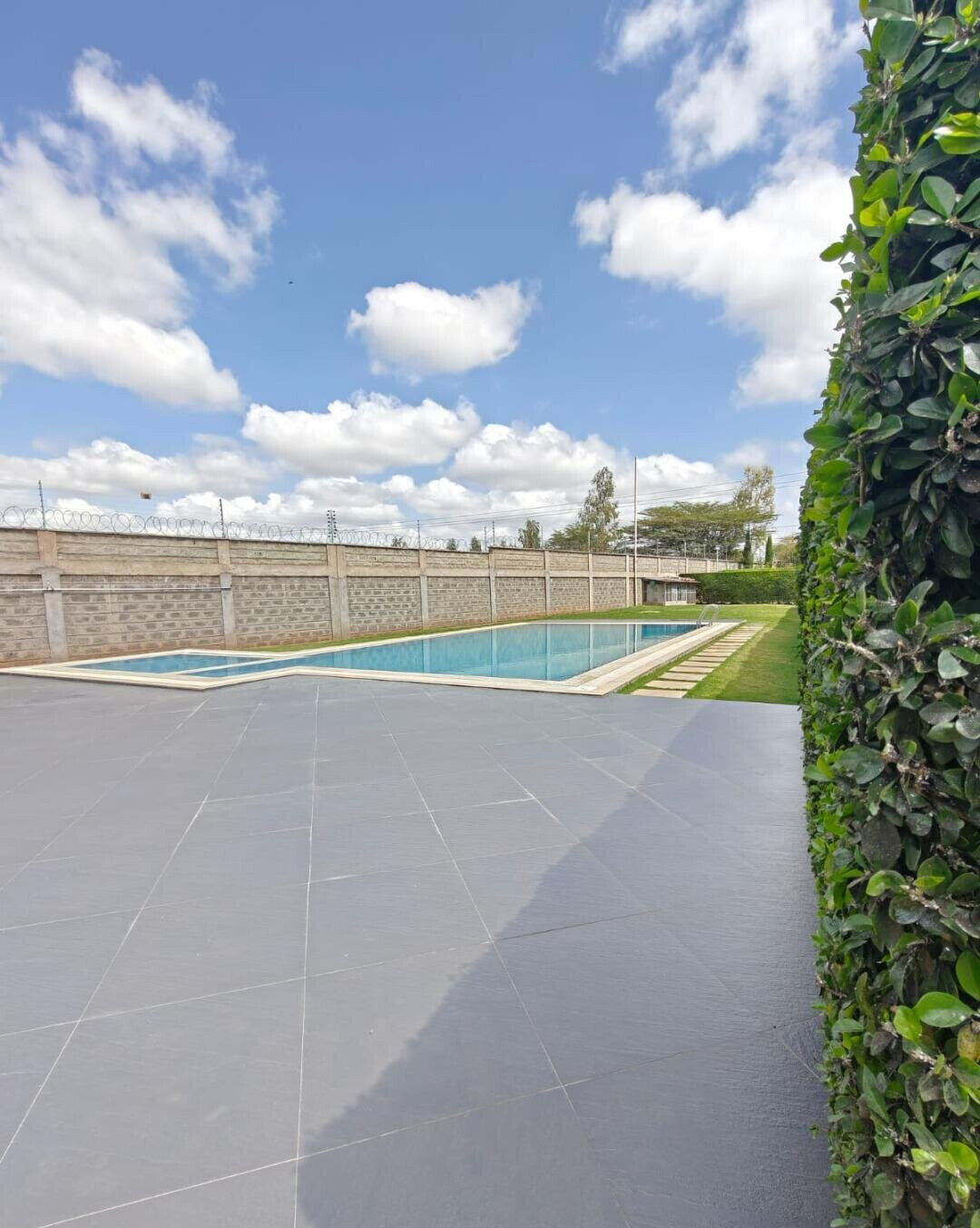 4BR Townhouse with Pool, Gym & DSQ - Kitengela