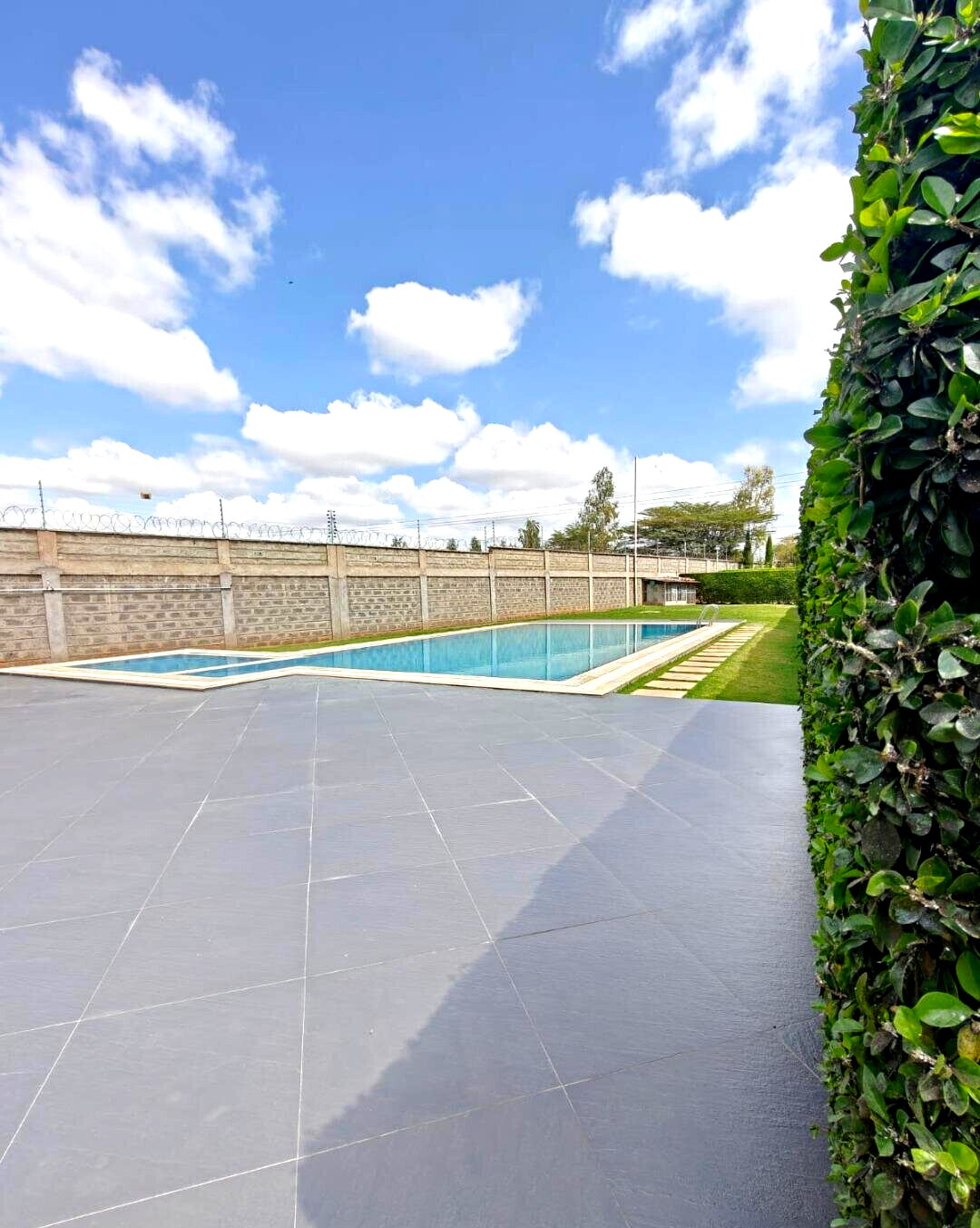 4BR Townhouse with Pool, Gym & DSQ - Kitengela