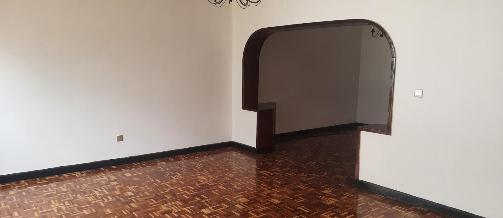 4BR Townhouse with Private Garden & DSQ - Spring Valley