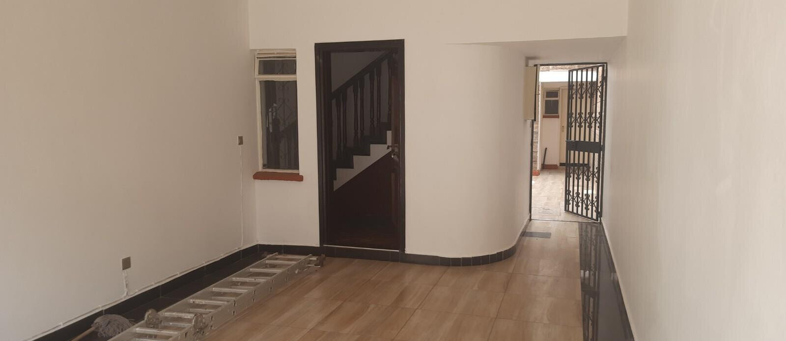 4BR Townhouse with Private Garden & DSQ - Spring Valley