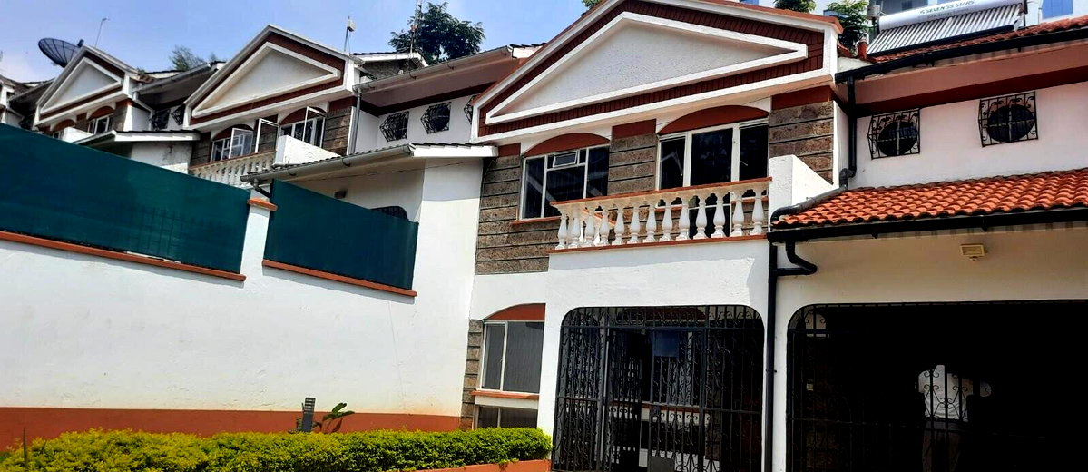 4BR Townhouse with Private Garden & DSQ - Spring Valley