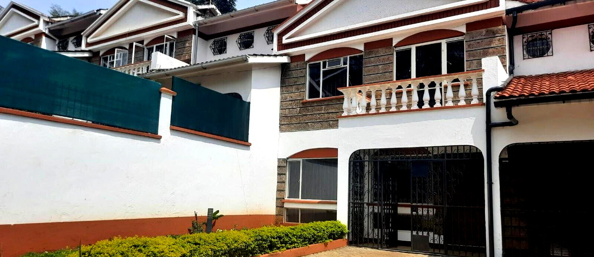 4BR Townhouse with Private Garden & DSQ - Spring Valley