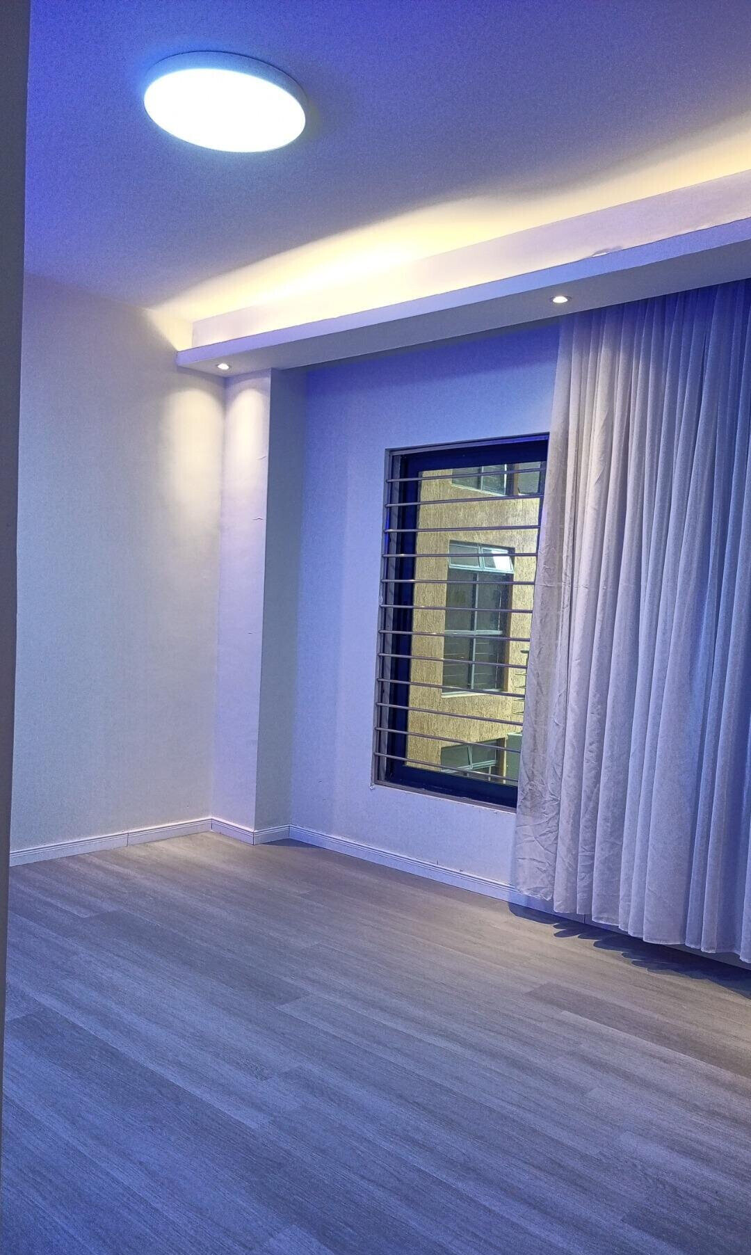 3BR Simplex with Infinity Pool & Squash Court - Parklands