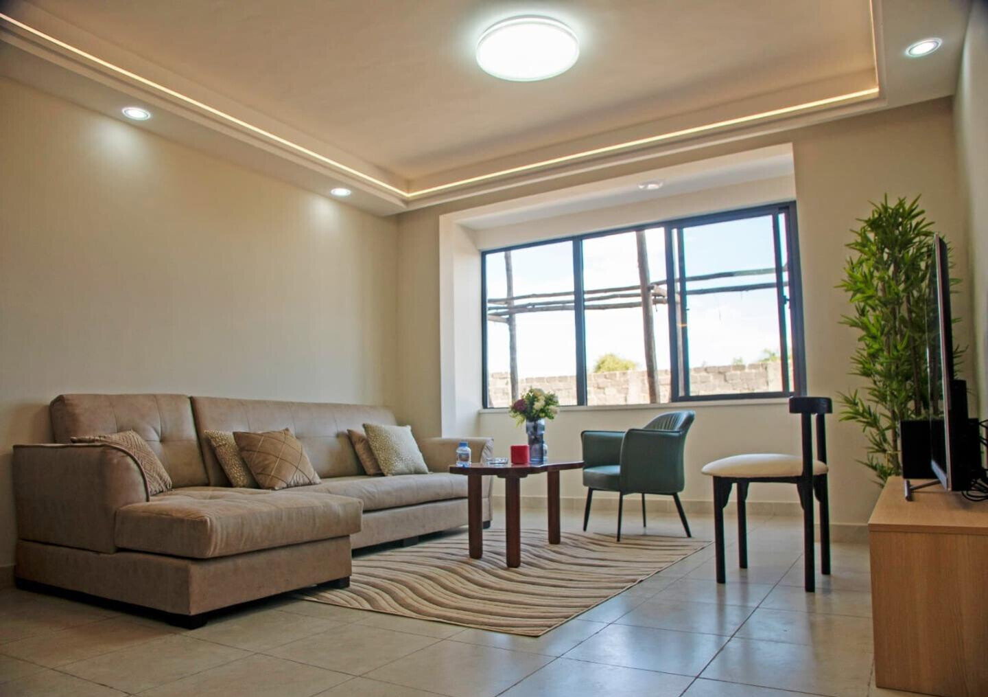 2BR Apartment with Pool & Mall Access - Kitengela's Gated Gem