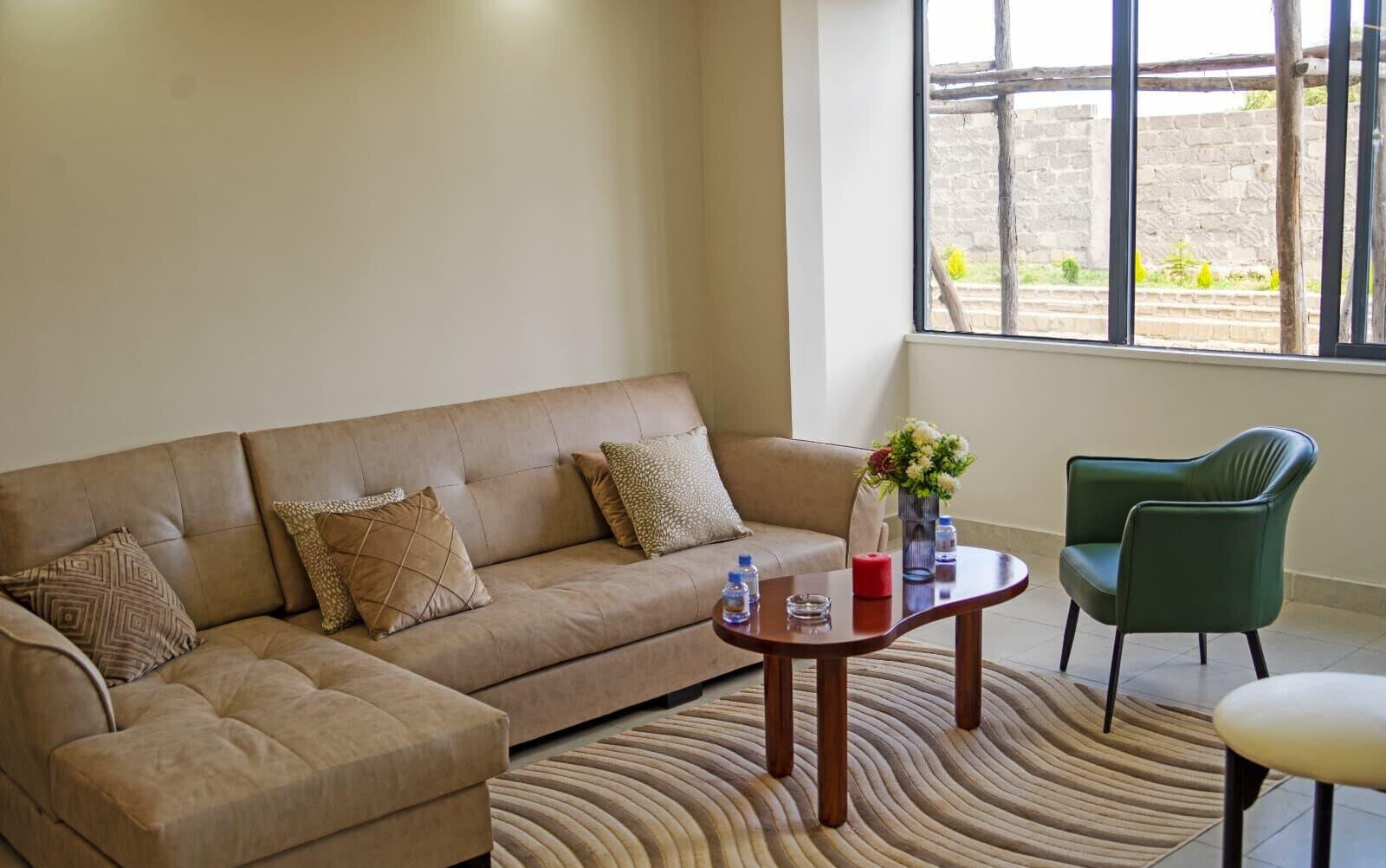 2BR Apartment with Pool & Mall Access - Kitengela's Gated Gem