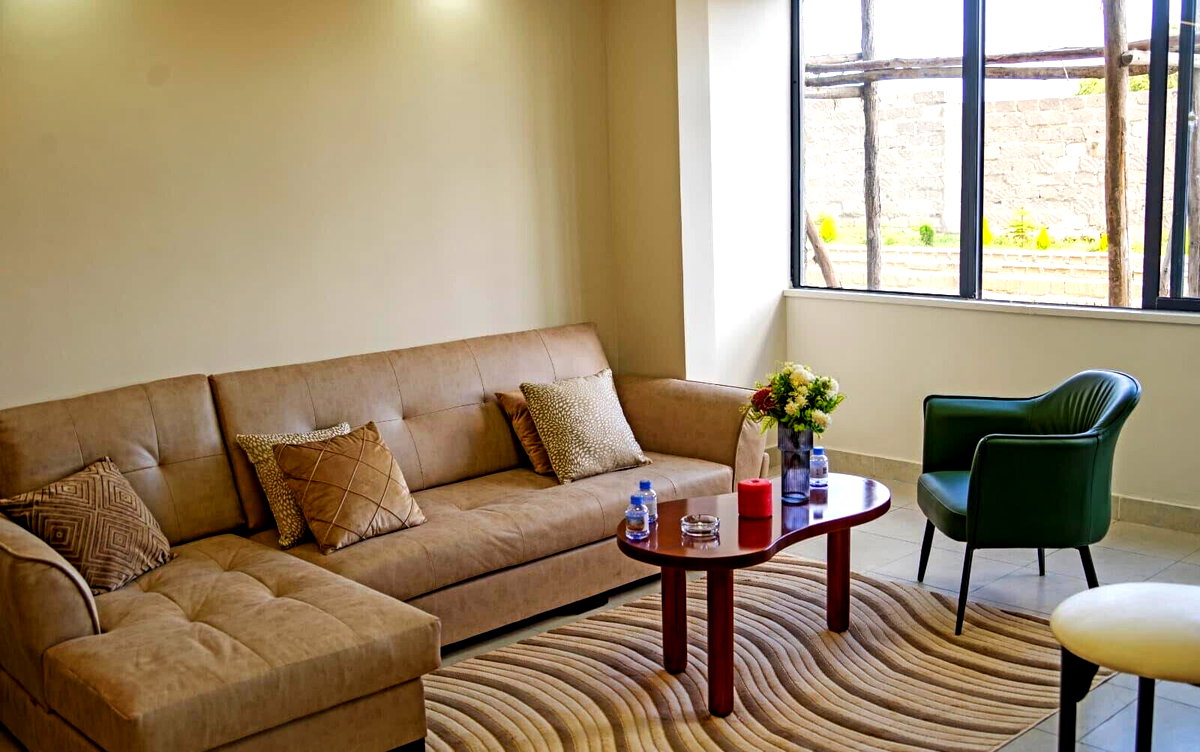 2BR Apartment with Pool & Mall Access - Kitengela's Gated Gem