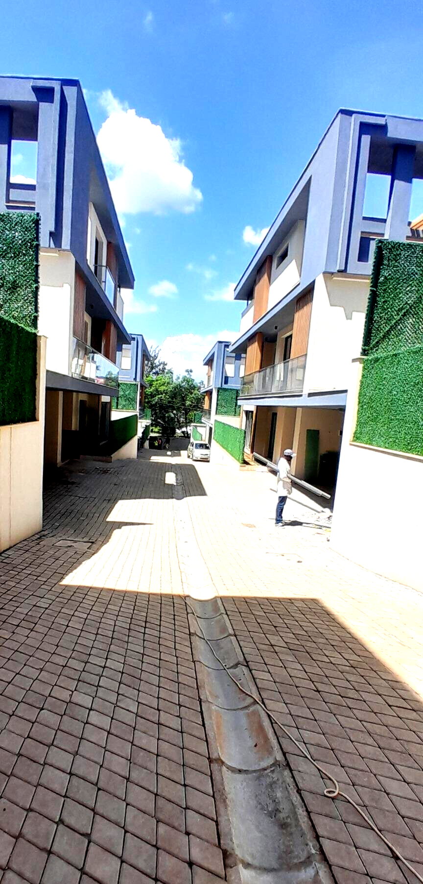 Newly Built 5-Bed Townhouse with Terrace Views - Lavington