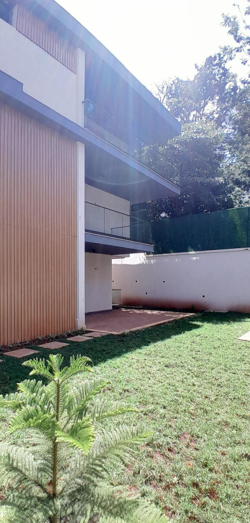 Newly Built 5-Bed Townhouse with Terrace Views - Lavington