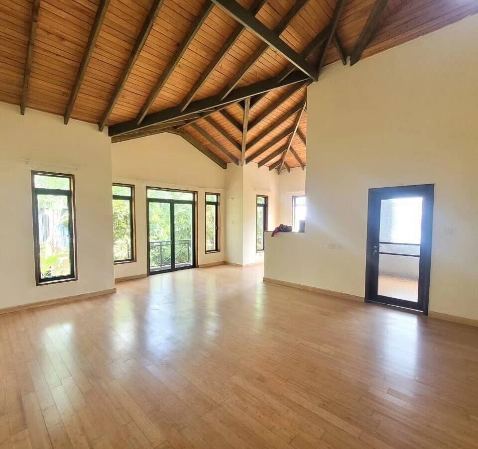 Executive 5-Ensuite Villa with Sauna & Steam - Lavington