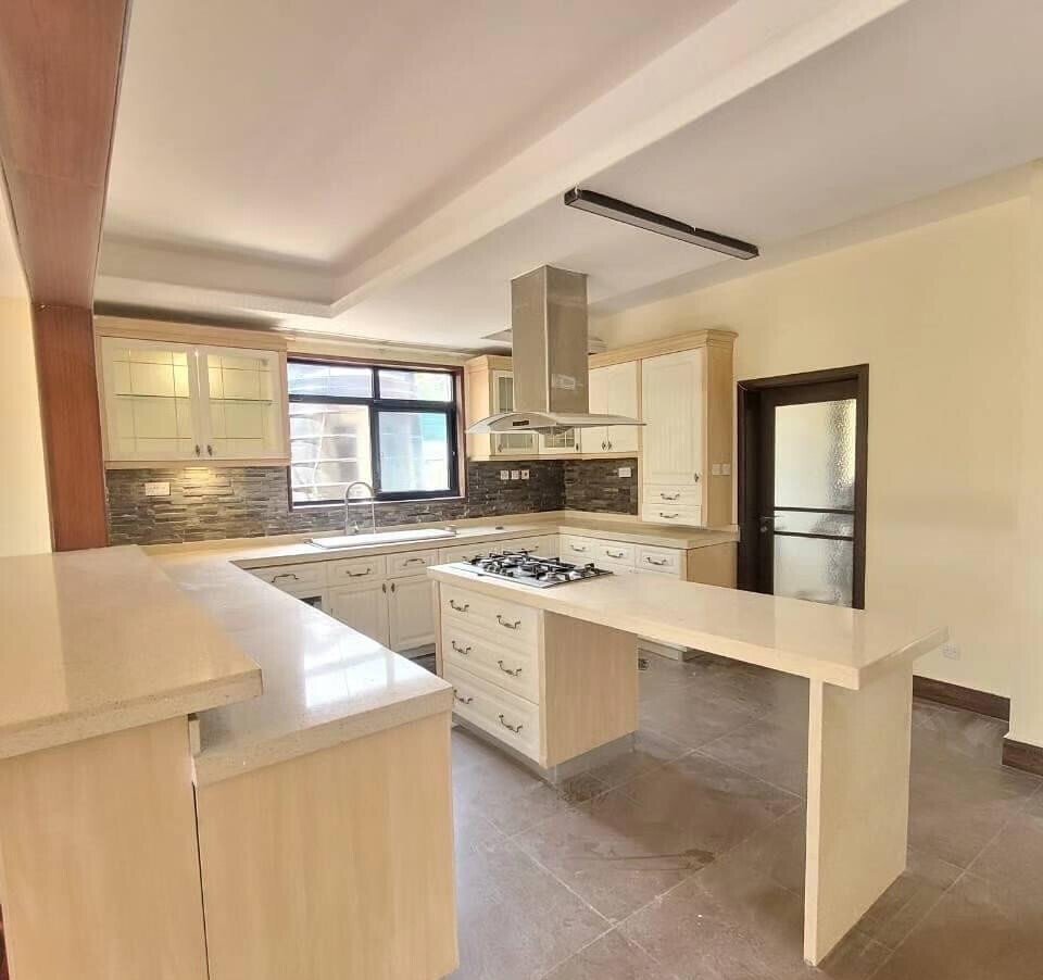Executive 5-Ensuite Villa with Sauna & Steam - Lavington