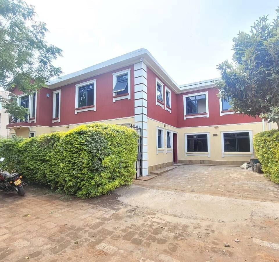 Executive 5-Ensuite Villa with Sauna & Steam - Lavington