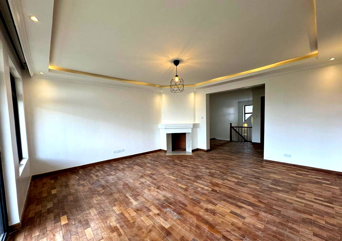 4-Ensuite Townhouse with Fireplace & Borehole – Karen