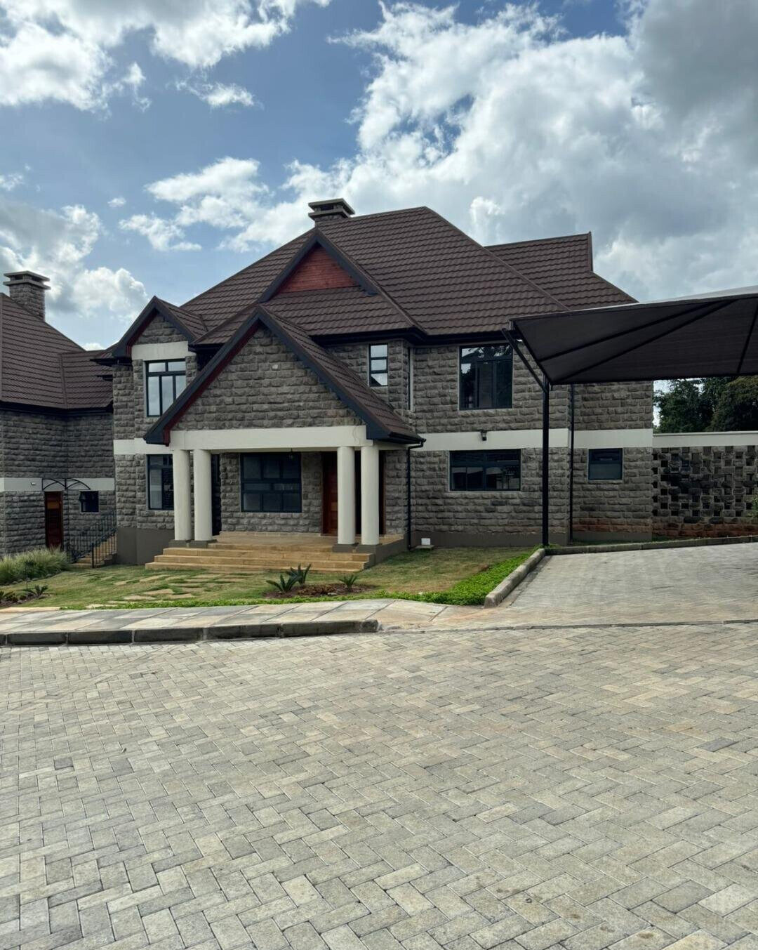 4-Ensuite Townhouse with Fireplace & Borehole – Karen